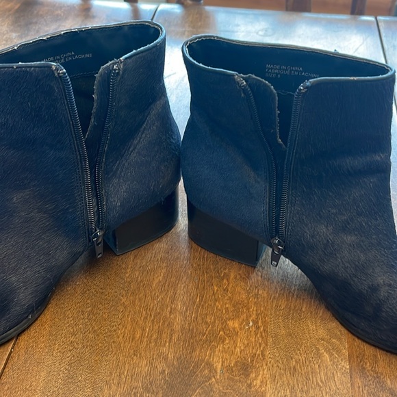 Urban Outfitters 2” blue fake cowhide ankle boots - Picture 2 of 9